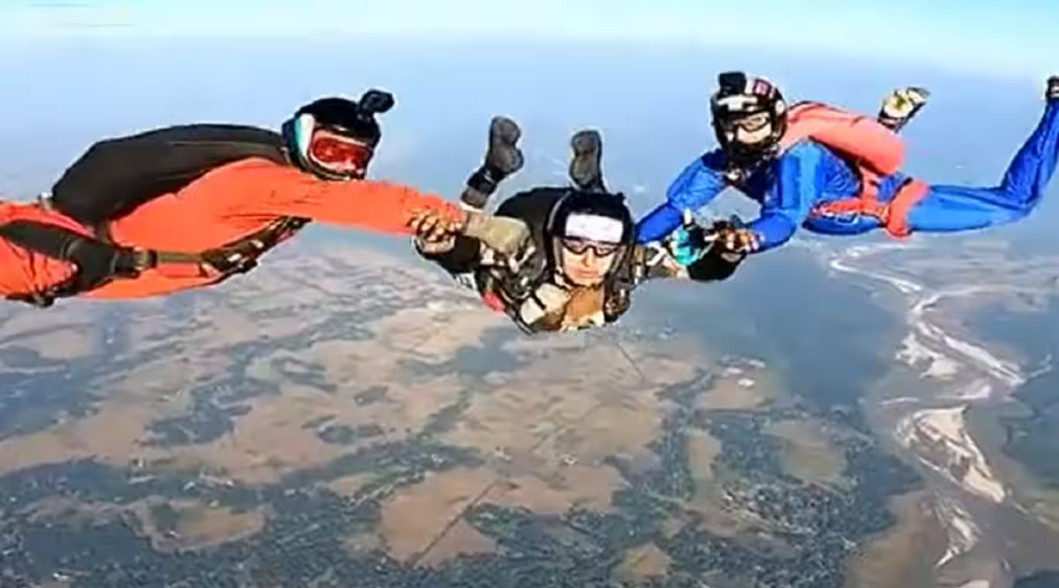 Watch | With 10,000 ft jump, Lance Naik Manju becomes Indian Army’s first woman sky diver